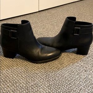Black shoe booties